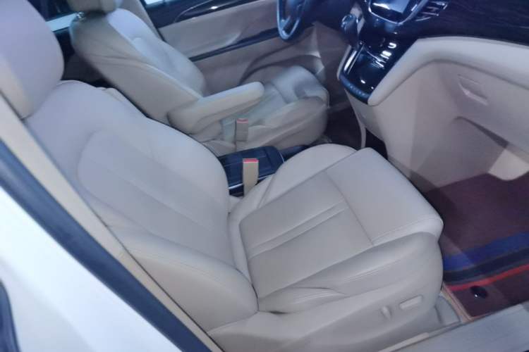 Used Buick GL8 2018 ES 28T Luxury Model China VI Standard Right Front Seat