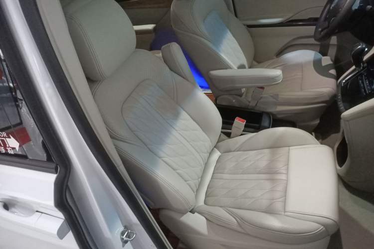 Used Buick GL8 2018 ES 28T Comfort Model China VI Standard Right Front Seat