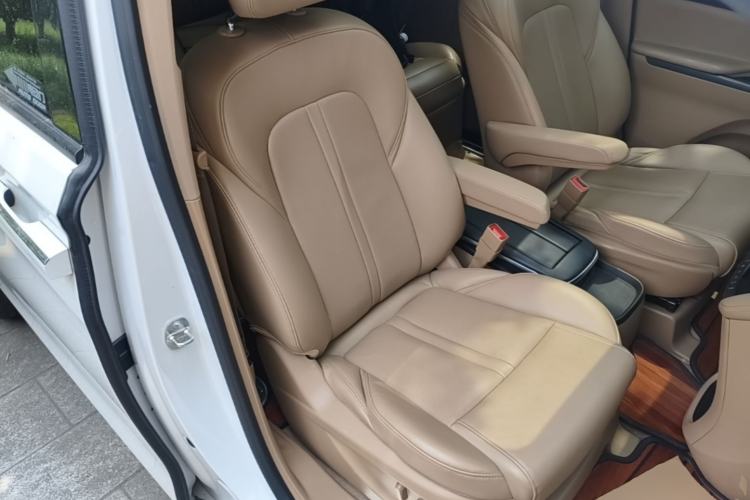 Used Buick GL8 2018 ES 28T Luxury Model China VI Standard Right Front Seat