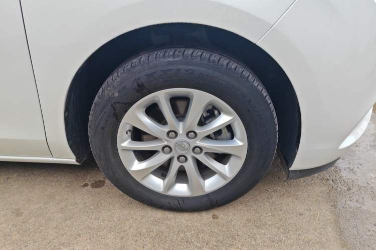 Used Buick GL8 2018 ES 28T Luxury Model China VI Standard Right Front Wheel Hub