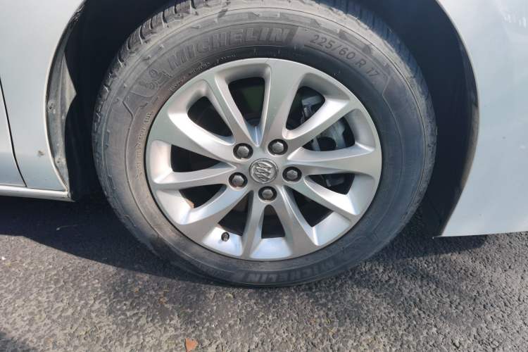 Used Buick GL8 2018 ES 28T Comfort Model China VI Standard Right Front Wheel Hub
