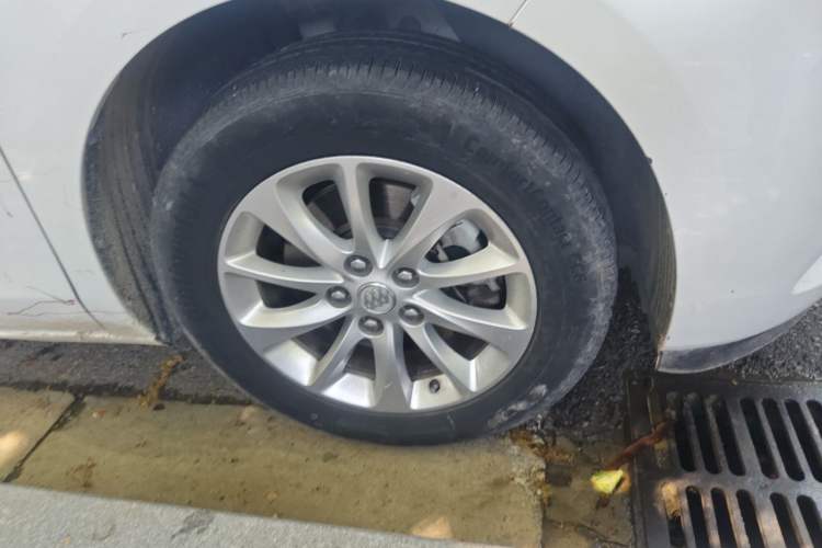 Used Buick GL8 2018 ES 28T Comfort Model China VI Standard Right Front Wheel Hub