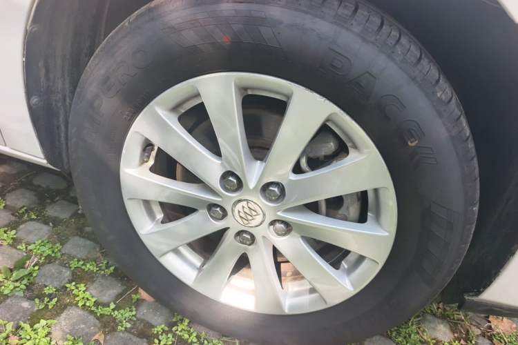 Used Buick GL8 2018 28T Prestige Version China VI Standard Right Front Wheel Hub
