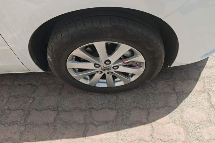 Used Buick GL8 2018 28T Comfort Model China VI Standard Right Front Wheel Hub