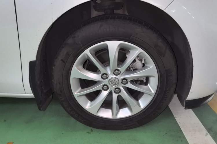 Used Buick GL8 2018 ES 28T Comfort Model China VI Standard Right Front Wheel Hub
