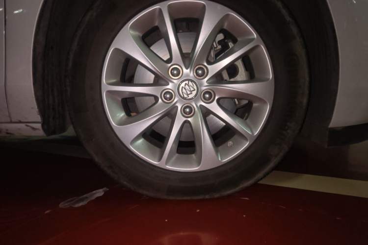 Used Buick GL8 2018 ES 28T Premium Model China VI Standard Right Front Wheel Hub