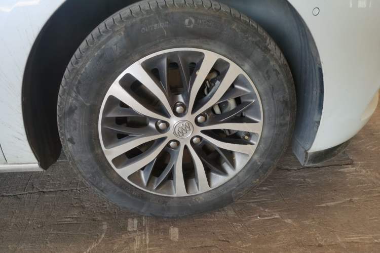 Used Buick GL8 2018 ES 28T Flagship Model China VI Standard Right Front Wheel Hub