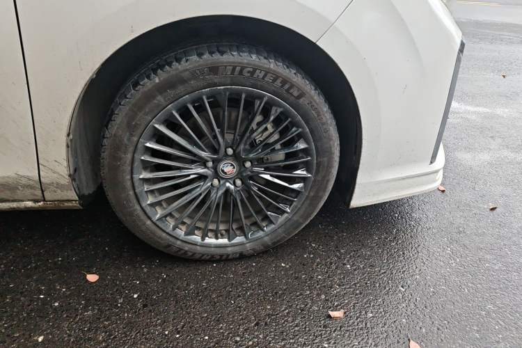 Used Buick GL8 2018 ES 28T Comfort Model China VI Standard Right Front Wheel Hub