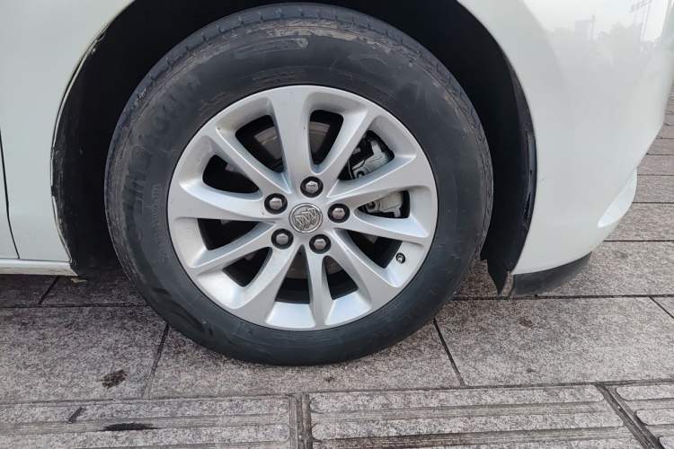 Used Buick GL8 2018 ES 28T Comfort Model China VI Standard Right Front Wheel Hub