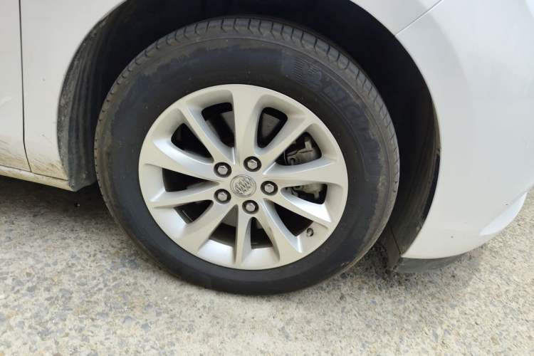 Used Buick GL8 2018 ES 28T Comfort Model China VI Standard Right Front Wheel Hub