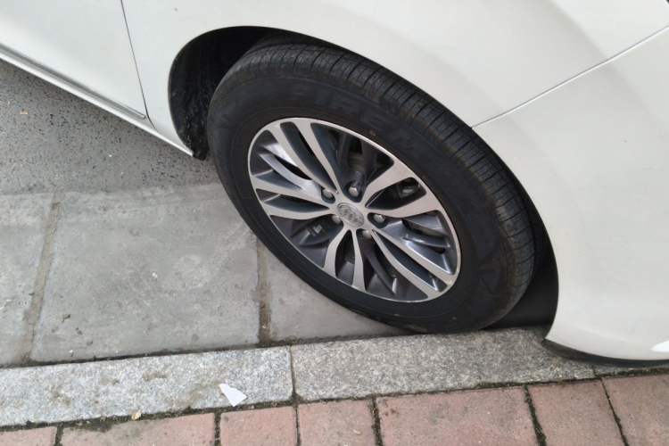 Used Buick GL8 2018 ES 28T Luxury Model China VI Standard Right Front Wheel Hub