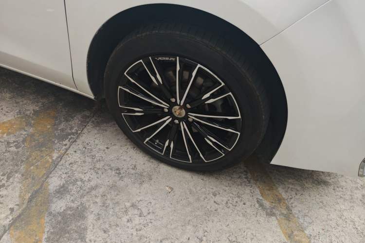 Used Buick GL8 2018 ES 28T Comfort Model China VI Standard Right Front Wheel Hub