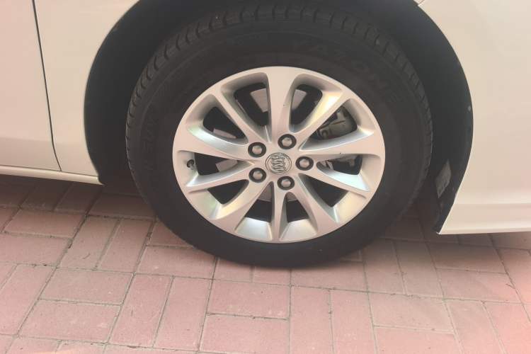 Used Buick GL8 2018 ES 28T Comfort Model China VI Standard Right Front Wheel Hub