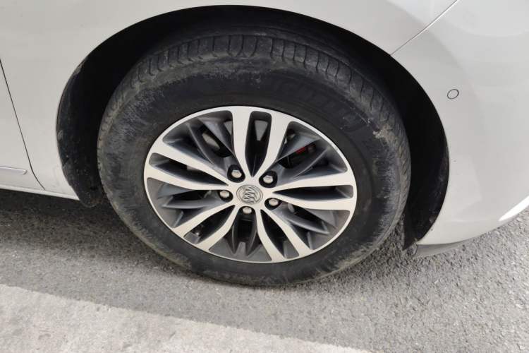 Used Buick GL8 2018 ES 28T Luxury Model China VI Standard Right Front Wheel Hub