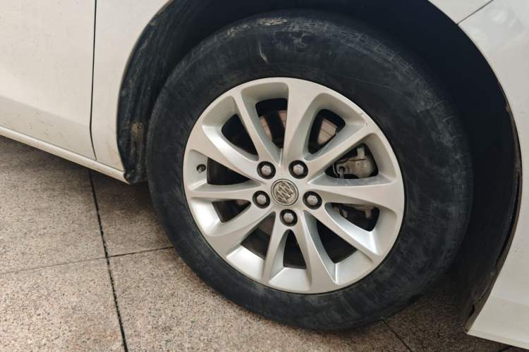Used Buick GL8 2018 ES 28T Comfort Model China VI Standard Right Front Wheel Hub