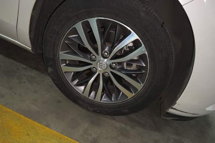 Used Buick GL8 2018 ES 28T Luxury Model China VI Standard Right Front Wheel Hub