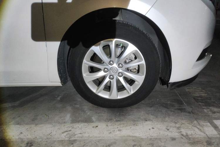 Used Buick GL8 2018 ES 28T Comfort Model China VI Standard Right Front Wheel Hub