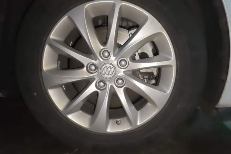 Used Buick GL8 2018 ES 28T Comfort Model China VI Standard Right Front Wheel Hub