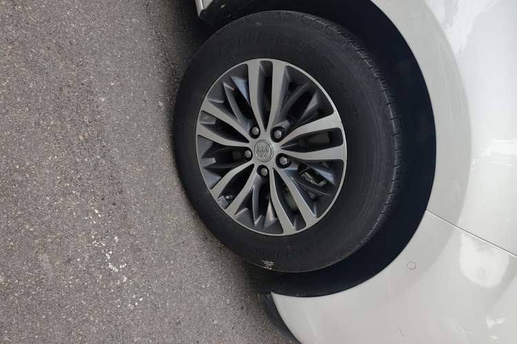 Used Buick GL8 2018 ES 28T Flagship Model China VI Standard Right Front Wheel Hub