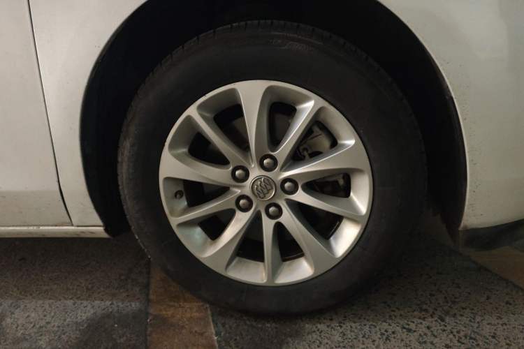 Used Buick GL8 2018 ES 28T Premium Model China VI Standard Right Front Wheel Hub