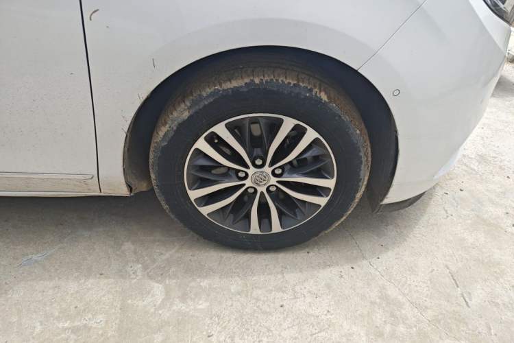 Used Buick GL8 2018 ES 28T Flagship Model China VI Standard Right Front Wheel Hub