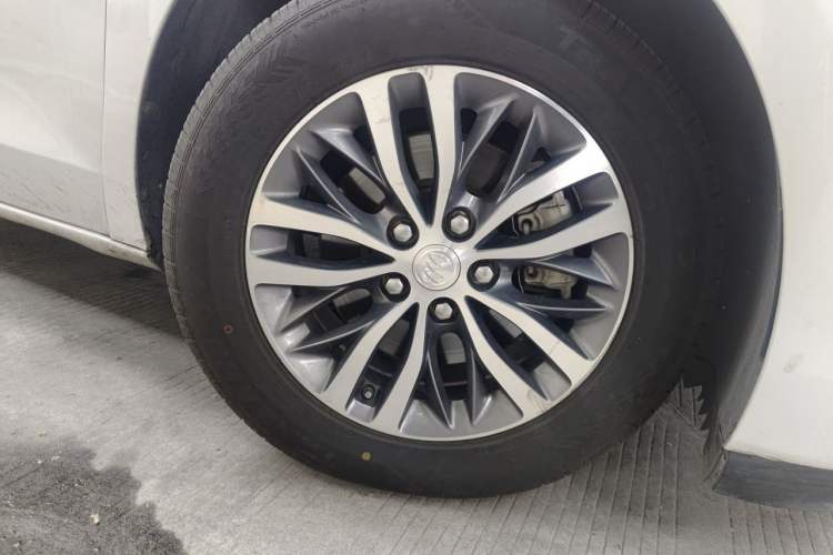 Used Buick GL8 2018 ES 28T Comfort Model China VI Standard Right Front Wheel Hub