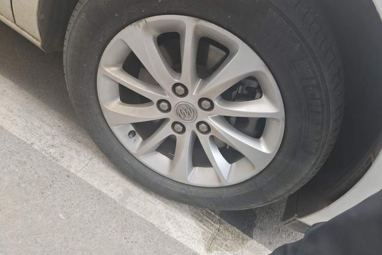 Used Buick GL8 2018 ES 28T Comfort Model China VI Standard Right Front Wheel Hub