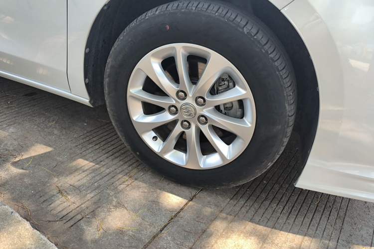 Used Buick GL8 2018 ES 28T Comfort Model China VI Standard Right Front Wheel Hub