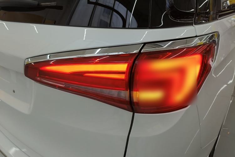 Used Buick GL8 2018 ES 28T Comfort Model China VI Standard Right Rear Taillight