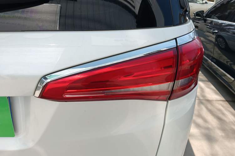 Used Buick GL8 2018 ES 28T Comfort Model China VI Standard Right Rear Taillight