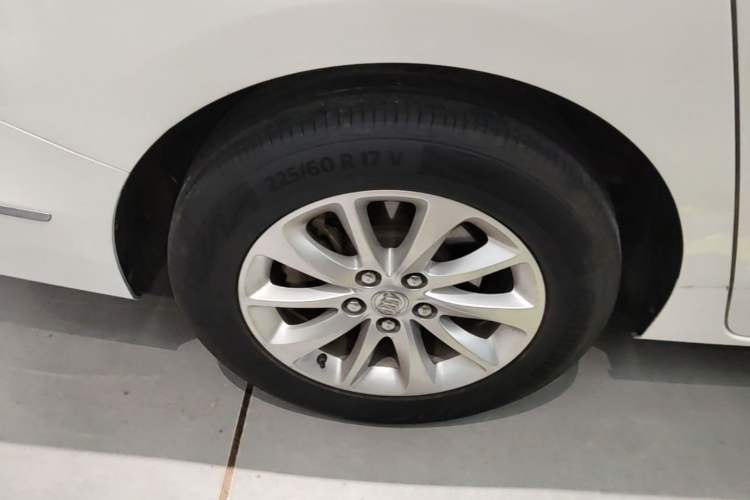 Used Buick GL8 2018 ES 28T Comfort Model China VI Standard Right Rear Wheel Hub