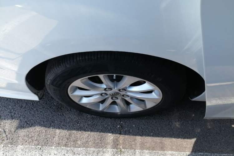 Used Buick GL8 2018 ES 28T Comfort Model China VI Standard Right Rear Wheel Hub