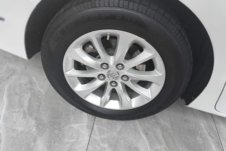 Used Buick GL8 2018 ES 28T Comfort Model China VI Standard Right Rear Wheel Hub