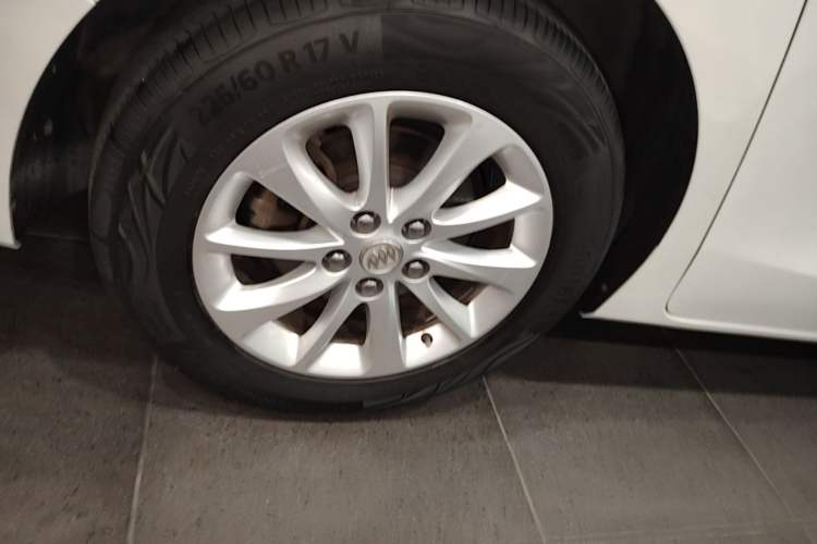 Used Buick GL8 2018 ES 28T Comfort Model China VI Standard Right Rear Wheel Hub