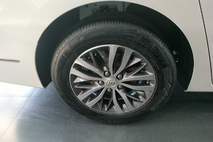 Used Buick GL8 2018 ES 28T Luxury Model China VI Standard Right Rear Wheel Hub