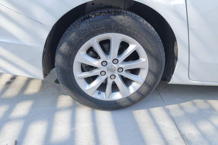 Used Buick GL8 2018 ES 28T Comfort Model China VI Standard Right Rear Wheel Hub