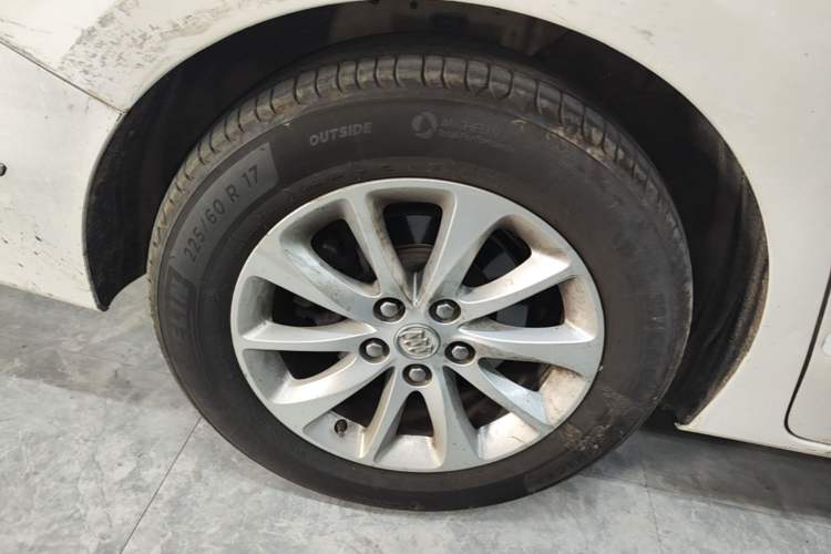 Used Buick GL8 2018 ES 28T Comfort Model China VI Standard Right Rear Wheel Hub