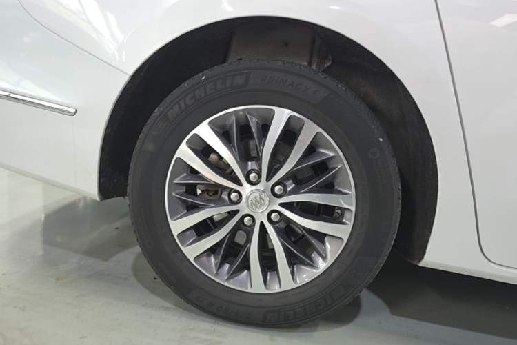 Used Buick GL8 2018 ES 28T Luxury Model China VI Standard Right Rear Wheel Hub