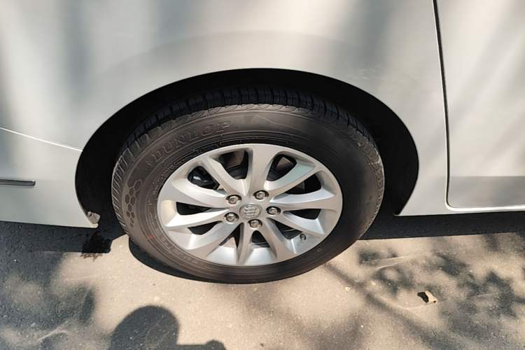 Used Buick GL8 2018 ES 28T Comfort Model China VI Standard Right Rear Wheel Hub