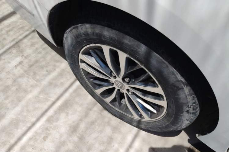 Used Buick GL8 2018 ES 28T Comfort Model China VI Standard Right Rear Wheel Hub