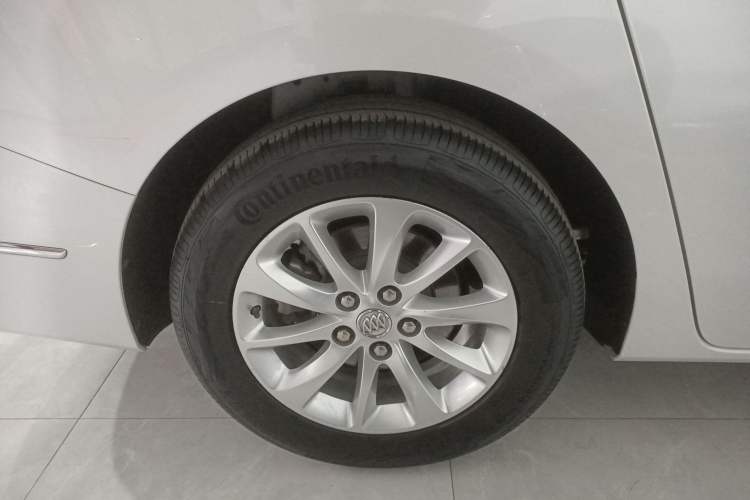 Used Buick GL8 2018 ES 28T Comfort Model China VI Standard Right Rear Wheel Hub