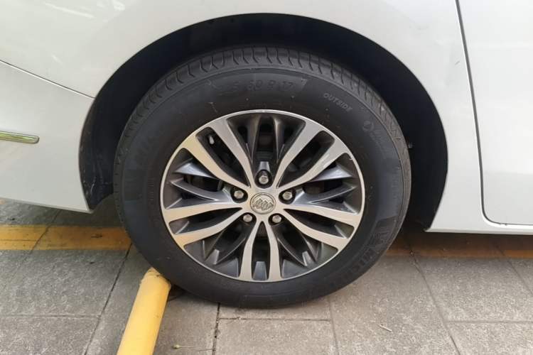 Used Buick GL8 2018 ES 28T Luxury Model China VI Standard Right Rear Wheel Hub