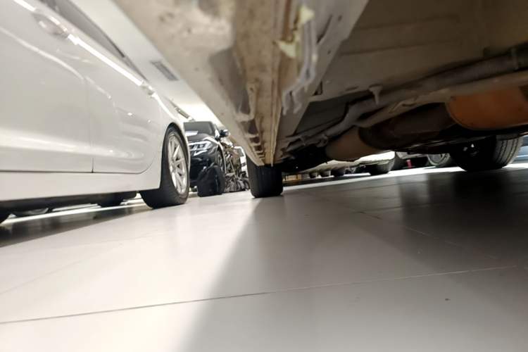 Used Buick GL8 2018 ES 28T Comfort Model China VI Standard Right Side Sill