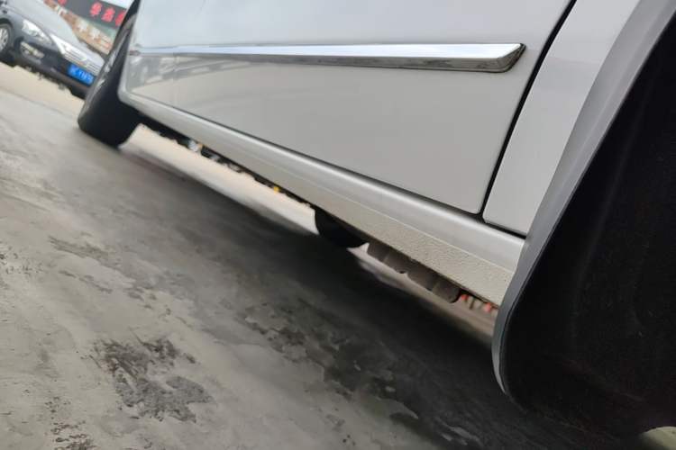 Used Buick GL8 2018 ES 28T Flagship Model China VI Standard Right Side Sill