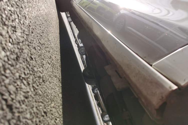 Used Buick GL8 2018 ES 28T Luxury Model China VI Standard Right Side Sill