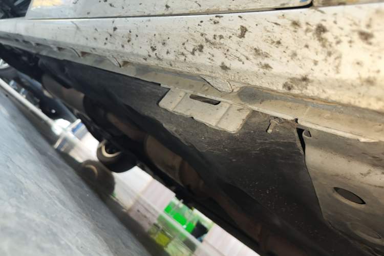 Used Buick GL8 2018 ES 28T Comfort Model China VI Standard Right Side Sill