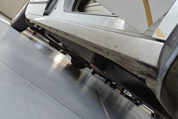 Used Buick GL8 2018 28T Luxury Model China VI Standard Right Side Sill