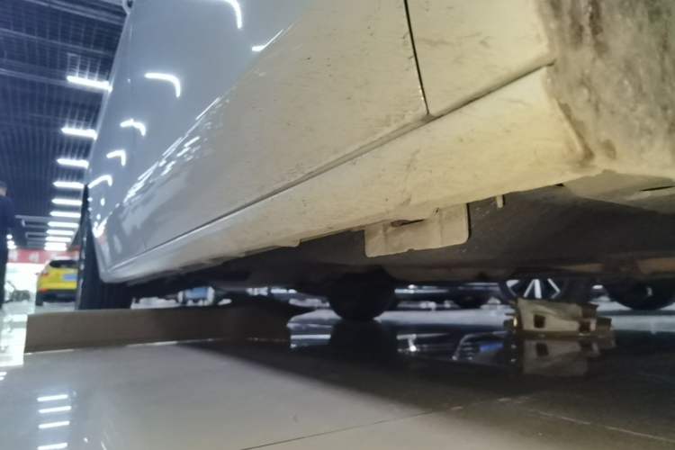 Used Buick GL8 2018 ES 28T Luxury Model China VI Standard Right Side Sill