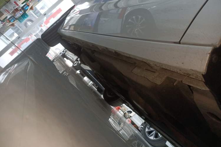 Used Buick GL8 2018 ES 28T Comfort Model China VI Standard Right Side Sill