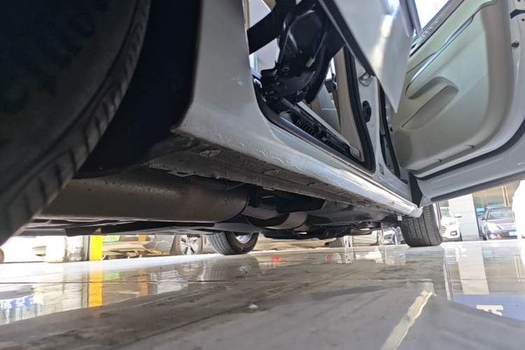 Used Buick GL8 2018 ES 28T Comfort Model China VI Standard Right Side Sill